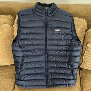 Basically brand new men’s Patagonia nano puff vest, XL.